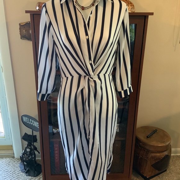 Black and White Strpped Button Down Dress NEW - Picture 3 of 8